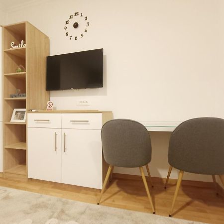 Apartment Sunset I Требине Екстериор снимка